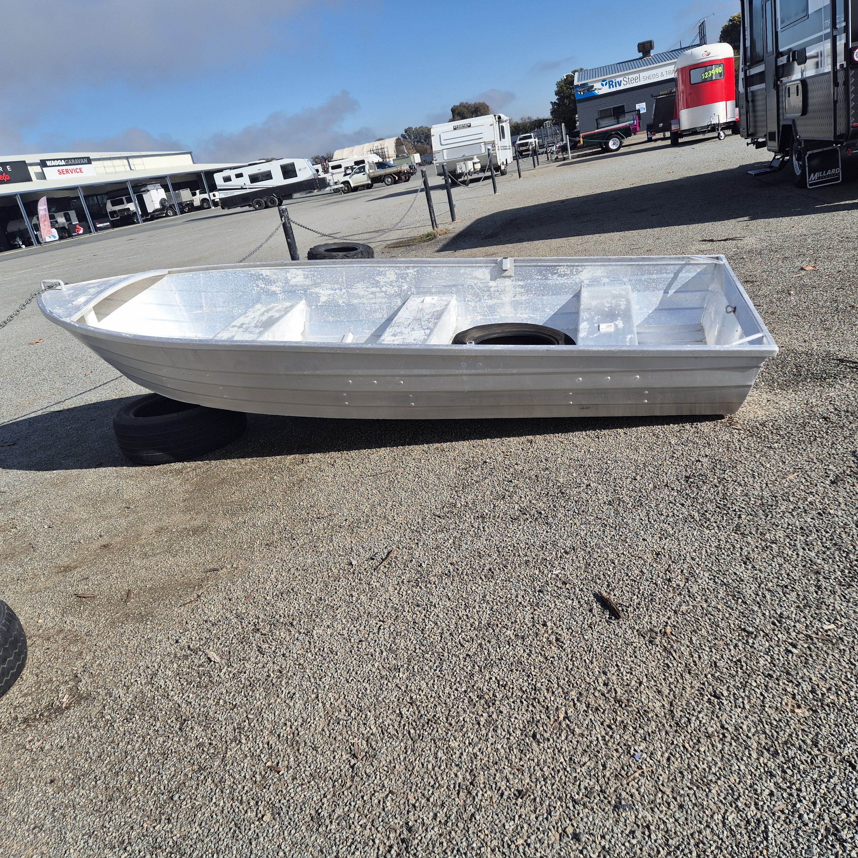 Dolphin 3.7m Punt
